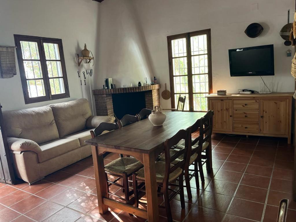 Casa De Campo Fuencaliente, Entorno Natural, Chimenea, Piscina Каньете-ла-Реаль Экстерьер фото