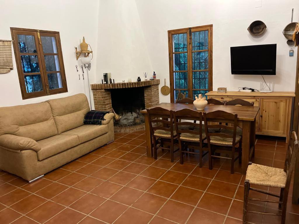 Casa De Campo Fuencaliente, Entorno Natural, Chimenea, Piscina Каньете-ла-Реаль Экстерьер фото